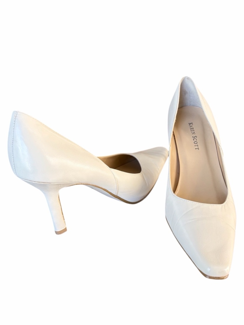 Karen Scott Cream Pointed-Toe Leather Pumps - Picture 5 of 9
